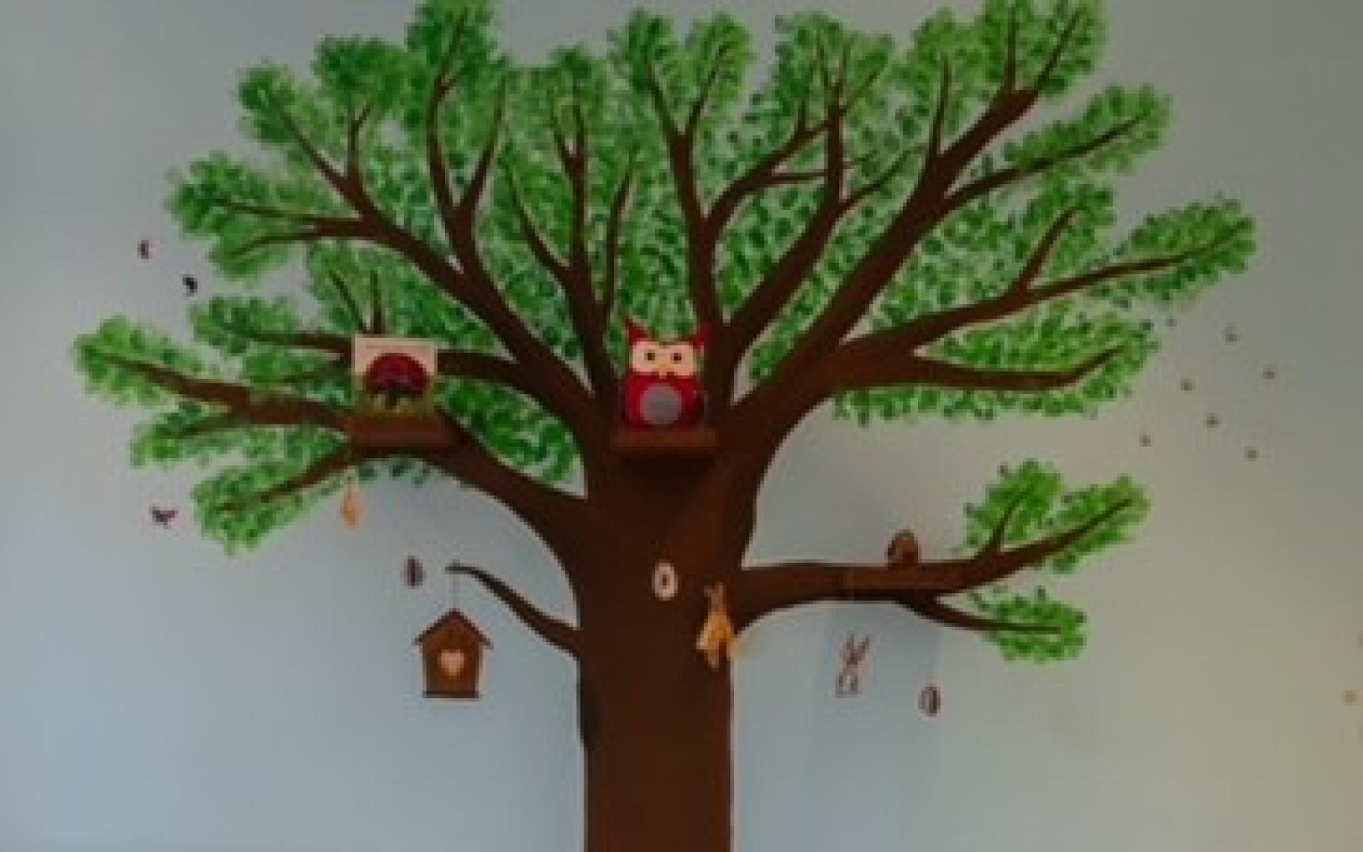 Bücherei Baum